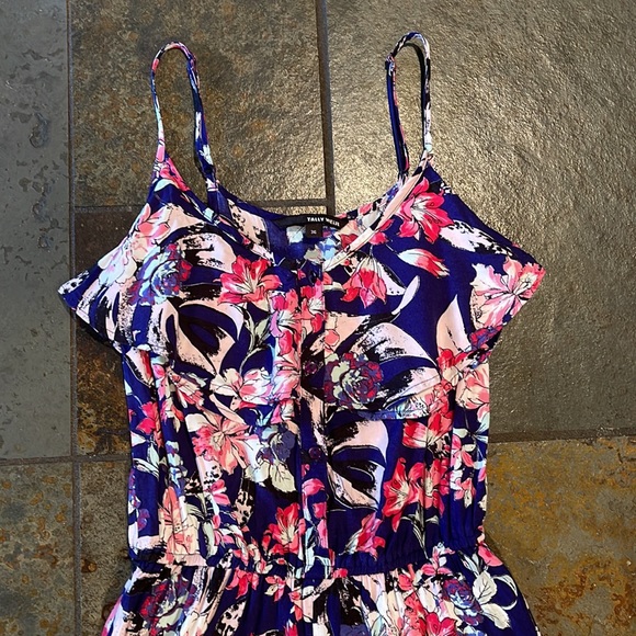 Tally Weijl Floral Jumpsuit- Size Small🌷💓🌹 - Picture 3 of 9